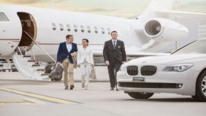 What are some tips for finding a cheap airport taxi service?