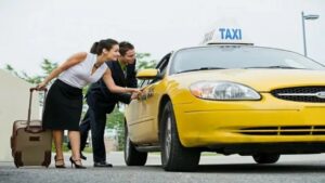 What is the difference between taxi and maxi?